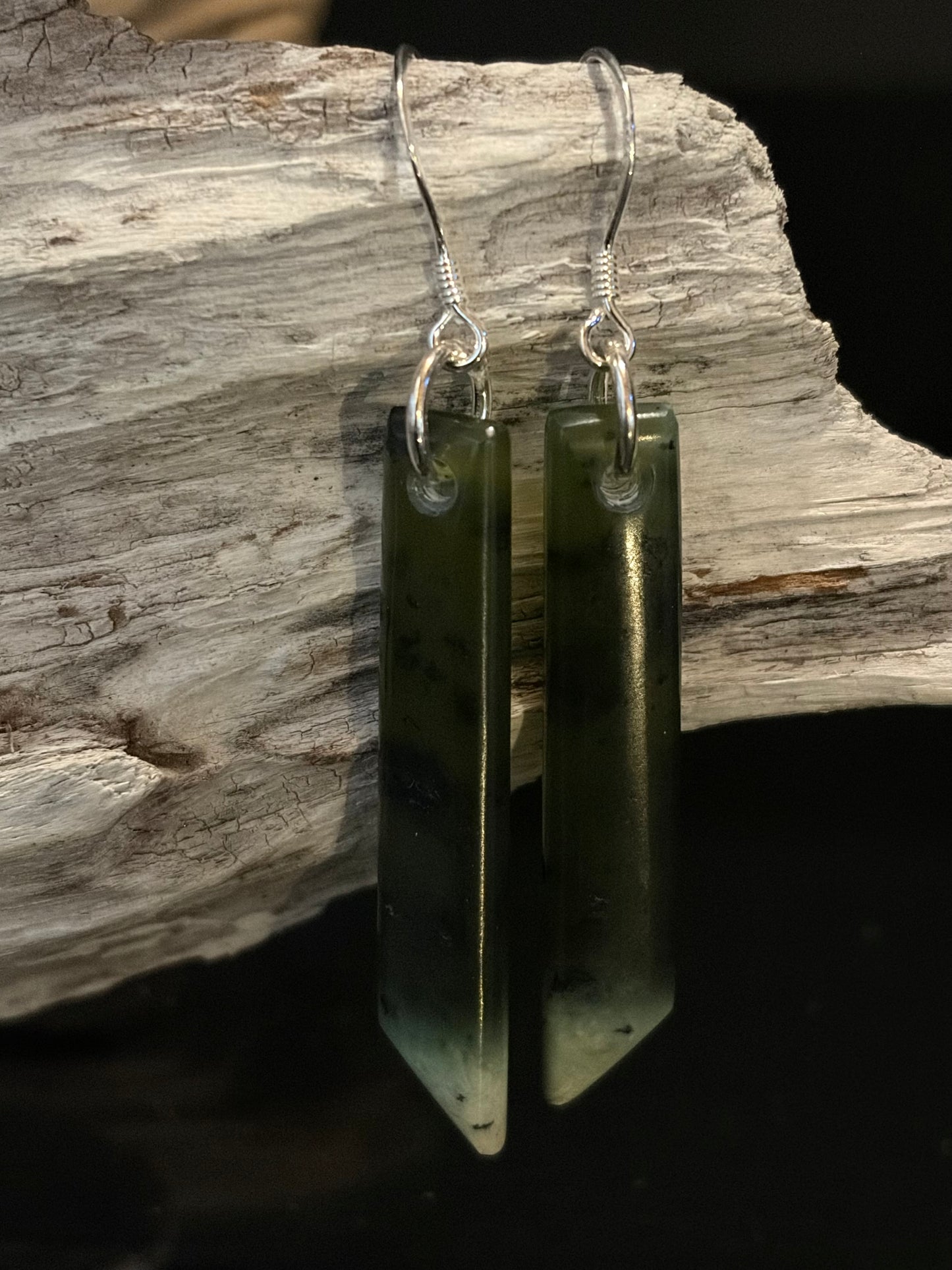 Pounamu Mau Taringa (Earrings) Tapered 38mm