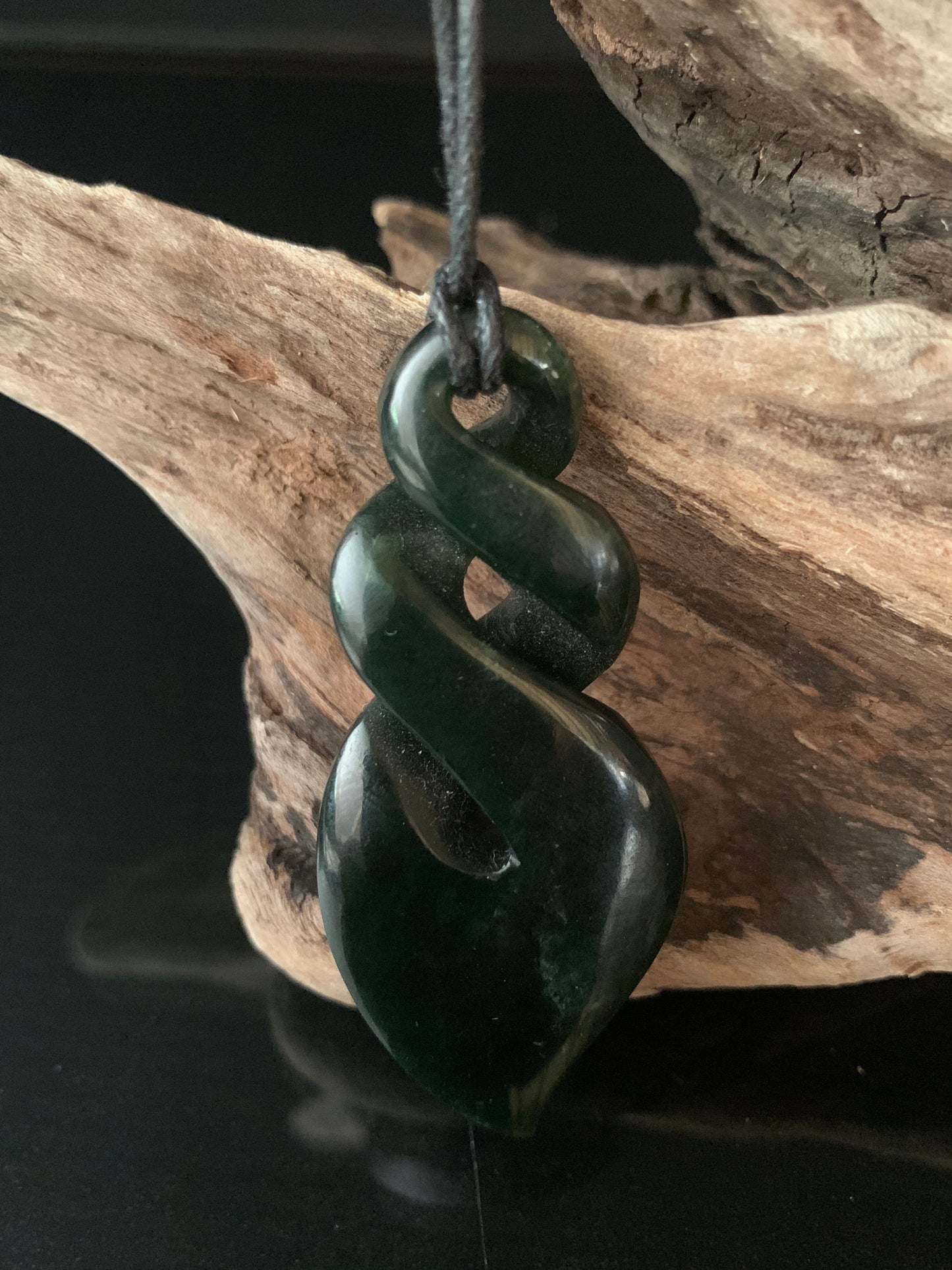 Pounamu Double Twist 59mm
