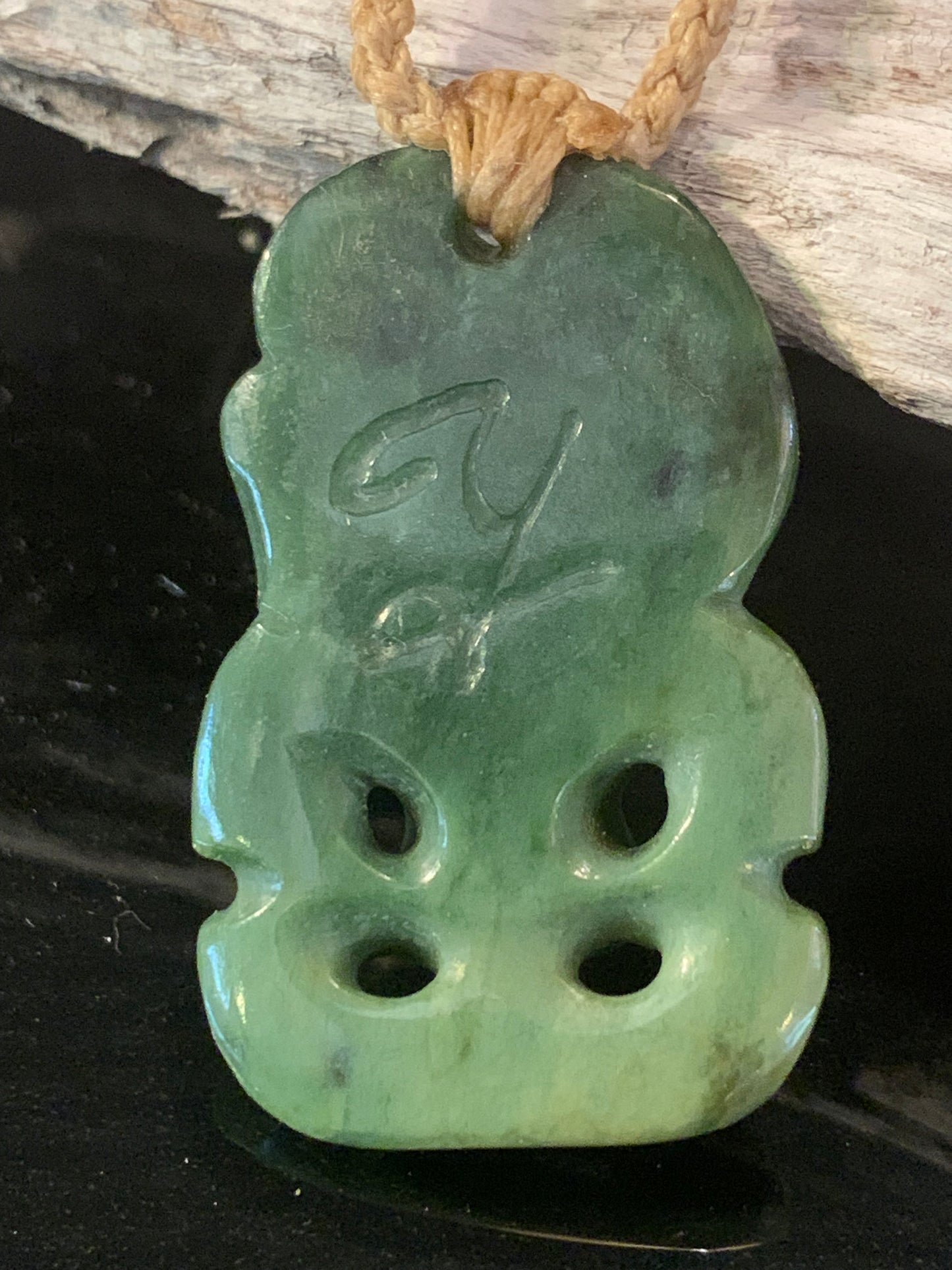 Pounamu Hei Tiki 40mm - tan plaited cord