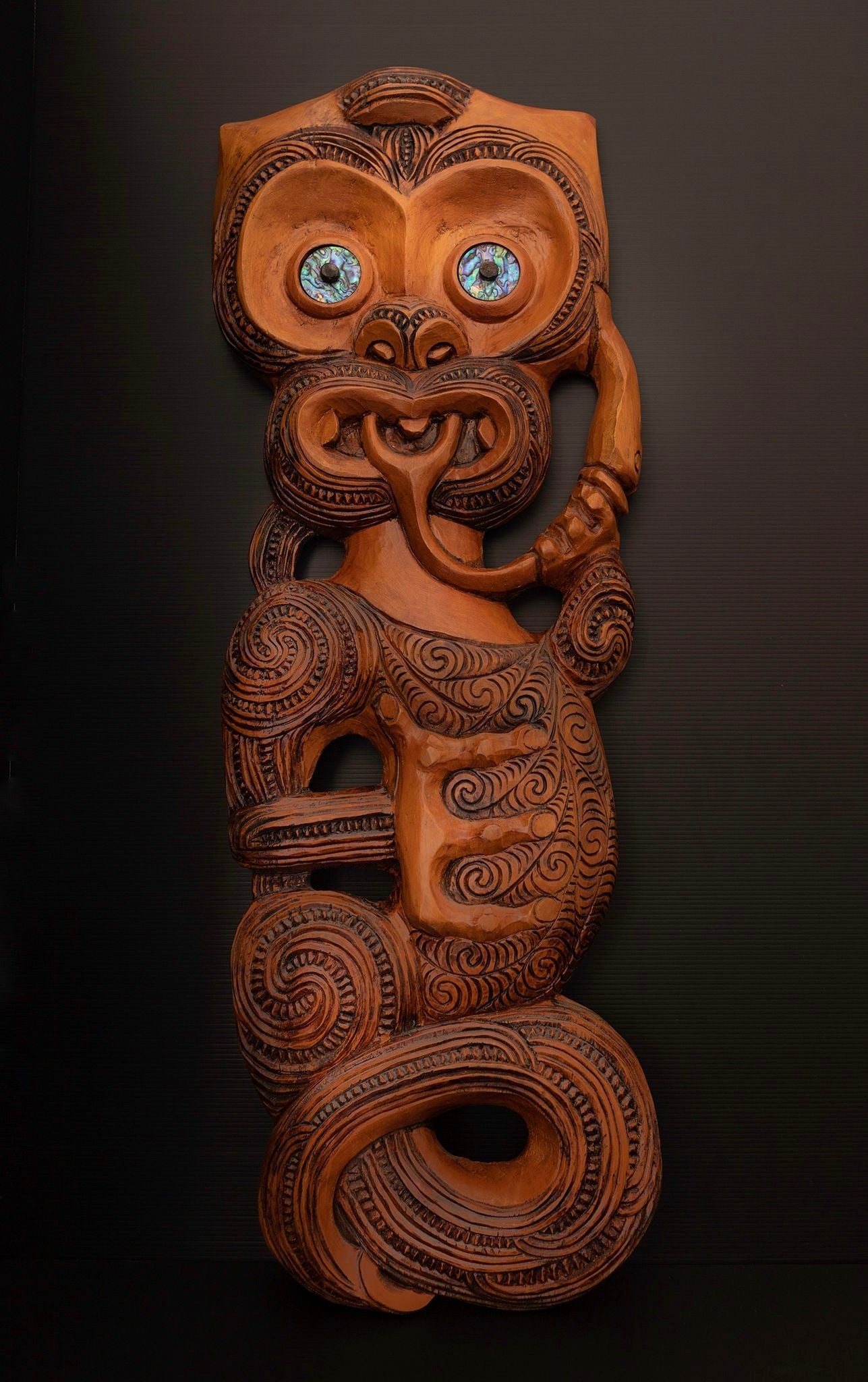 Maori - Carvings, Adornments and Glassware