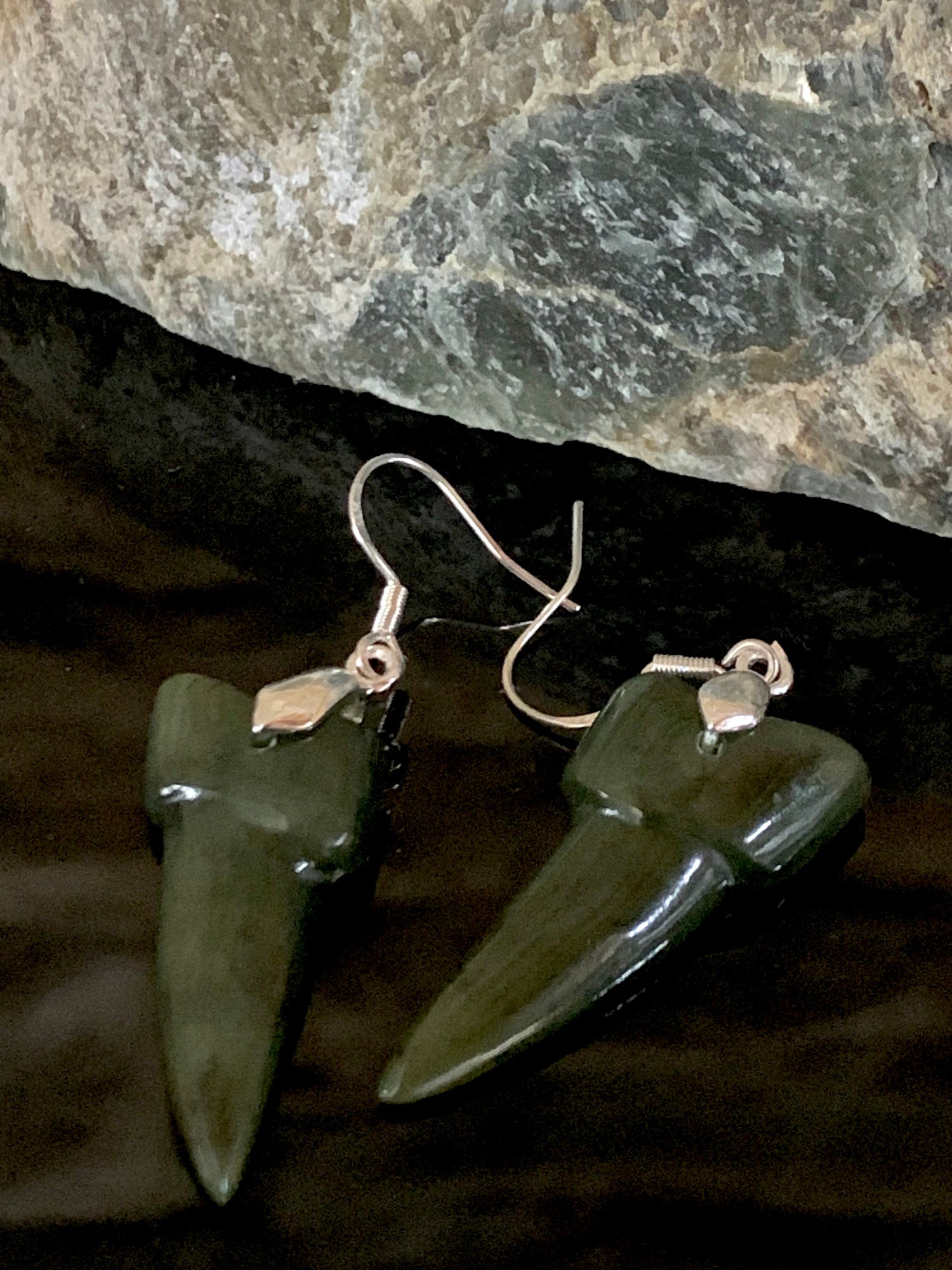 Pounamu Mau Taringa (Earrings)