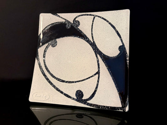 Fused Glass Platter by Maori Boy - Kawakawa Design 20cm (black and white)