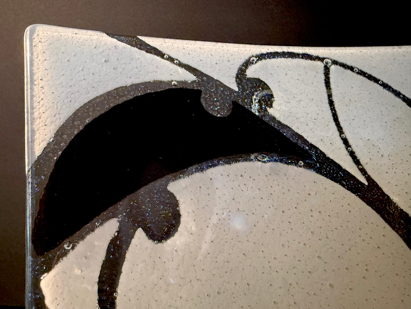 Fused Glass Platter by Maori Boy - Kawakawa Design 20cm (black and white)