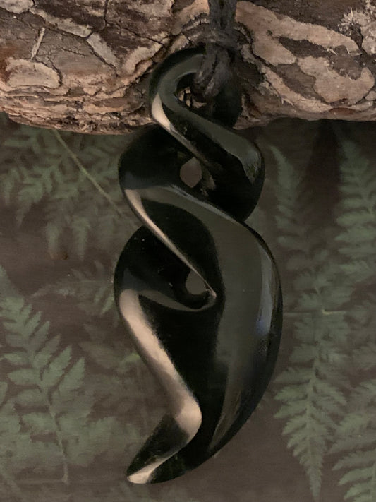 Pounamu Double Twist 47mm