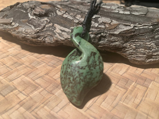 Pounamu Pikorua (Single Twist) 45mm by Alex Sands