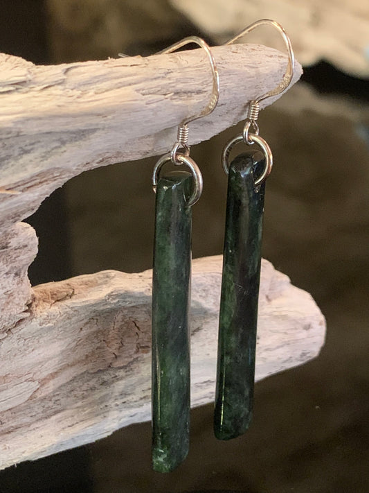 Pounamu Mau Taringa (Earrings)