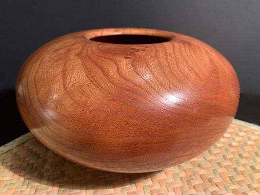 Wooden Urn by Mark Russell - Elm No196