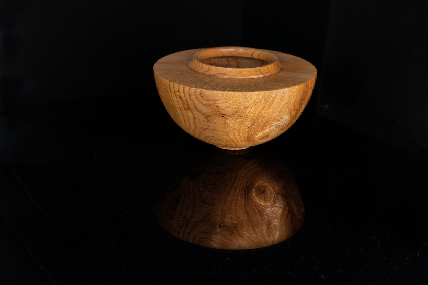 Elm Wood Urn by Woodturner Mark Russell No205
