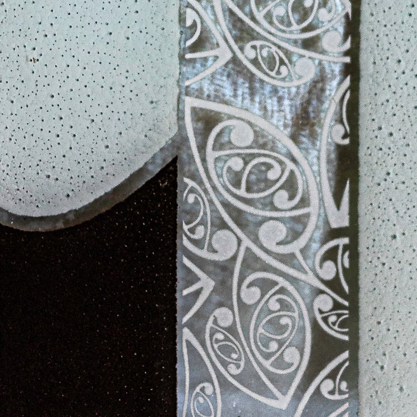 Detail of Fused Glass Platter by Maori Boy Kowhaiwhai Design Small Silver Fern Gallery